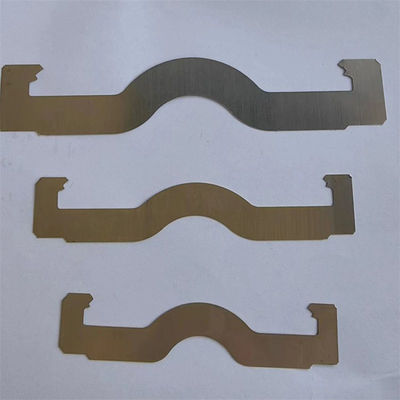Anti Korosi Pipa Spring Clamp Conduit Spring Klip Permukaan Seragam