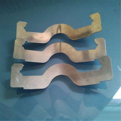 Anti Korosi Pipa Spring Clamp Conduit Spring Klip Permukaan Seragam