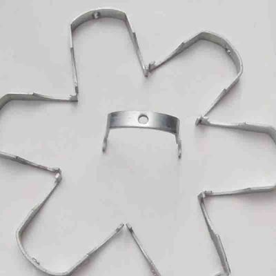 Kekuatan Tinggi Dilapisi Logam Strut Conduit Clamp Tidak Mudah Rusak